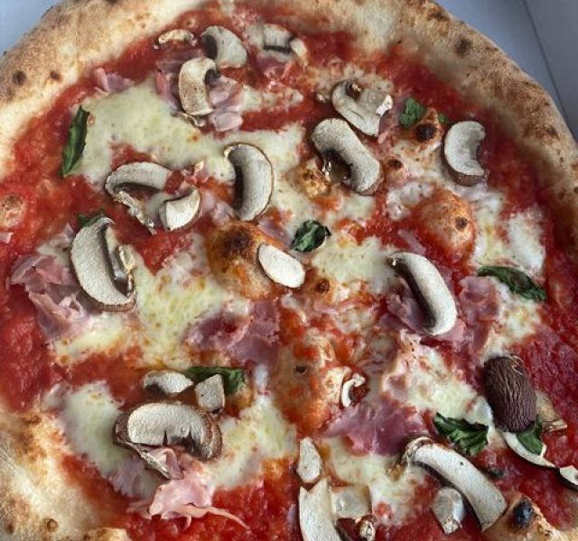 two-tozzers-pizza-6-kireth-ai
